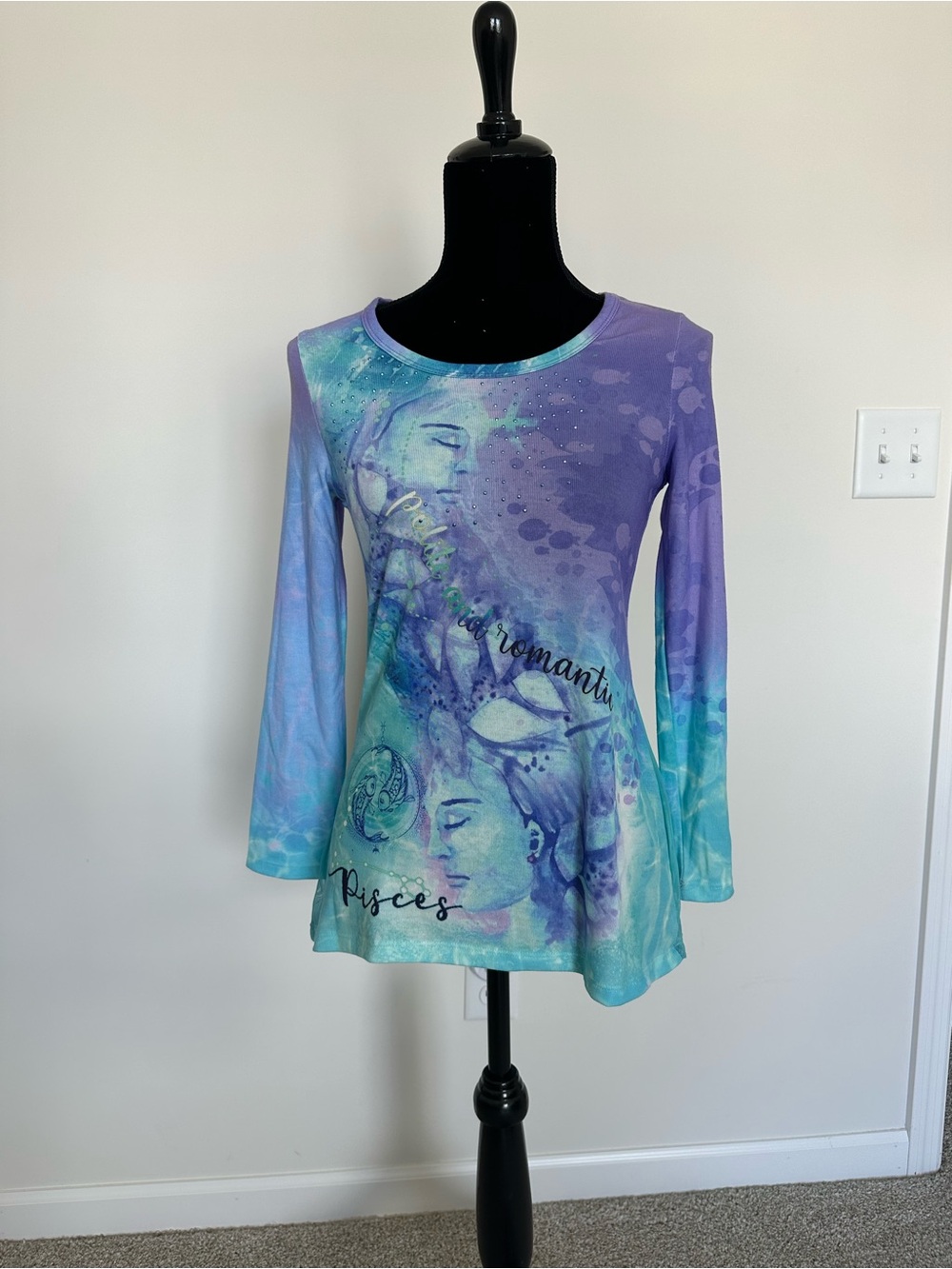Women’s One World Pisces Zodiac 3/4 Sleeve Shirt - Picture 2 of 6